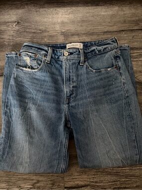 Abercrombie & Fitch High Rise Mom Jeans Distressed Medium Wash 27/4S